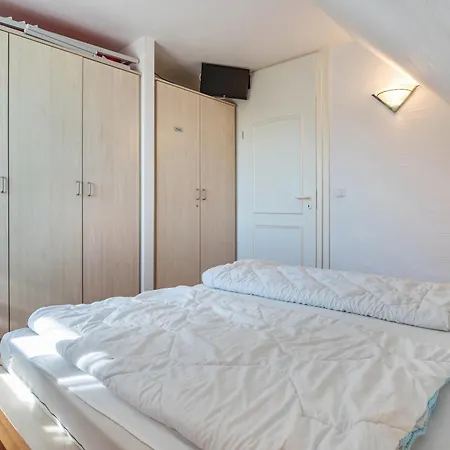 D 31 Apartment *