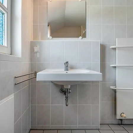 D 31 Apartment *